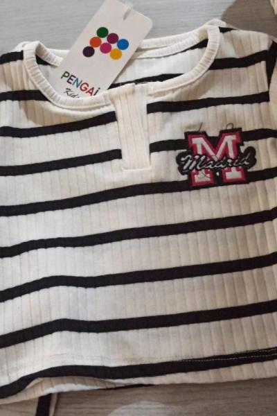 M YAZILI ÇİZGİLİ CROP Beyaz