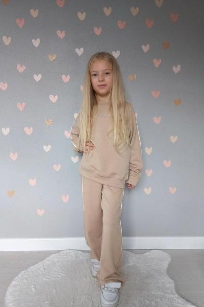 BAYRAMLIK  OYS YAZILI KOLLARI VE PANTOLONU  ŞERİTLİ İSPANYOL TAKIM  Bej