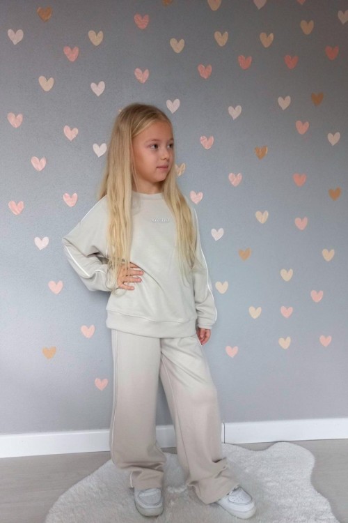 BAYRAMLIK  OYS YAZILI KOLLARI VE PANTOLONU  ŞERİTLİ İSPANYOL TAKIM  Krem