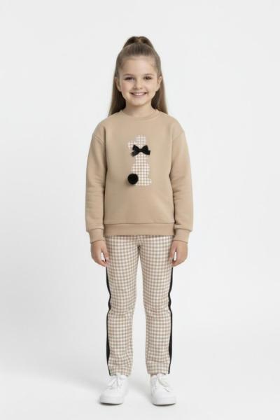 MEVSİMLİK RENKLİ  ÜST PONPON TAVŞANLI ALT KARELİ YANLAR ŞERİTLİ TAKIM Bej