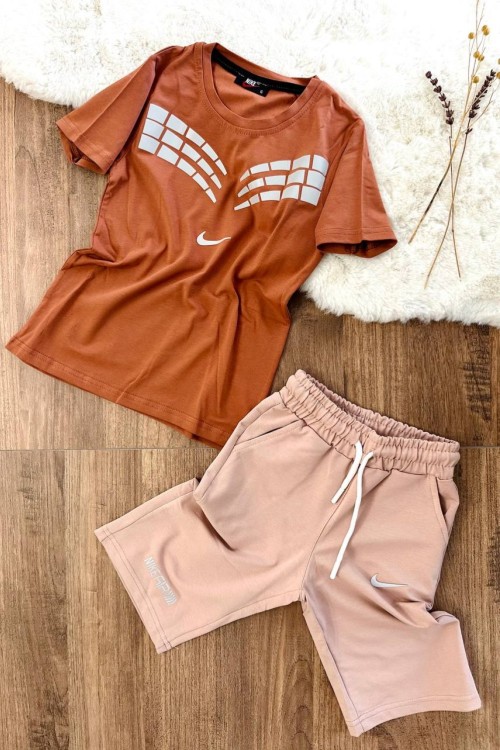 ORTASI TEK NİKE İKİ YAKASI BASKILI KISAKOLLU KAPRİ TAKIM Kiremit