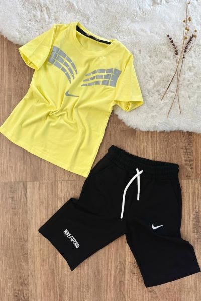 ORTASI TEK NİKE İKİ YAKASI BASKILI KISAKOLLU KAPRİ TAKIM Sarı