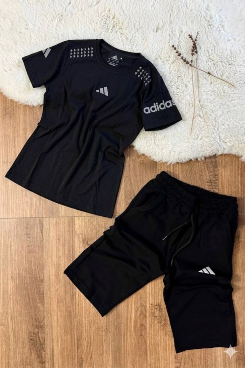 ORTADA ADİDAS OMZU BASKILI KAPRİLİ TAKIM  Siyah