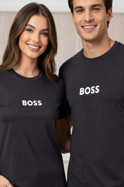 KAMPANYALI UNİSEX BEYAZ YAZILI ORTADA BOSS TİŞÖRT  Siyah