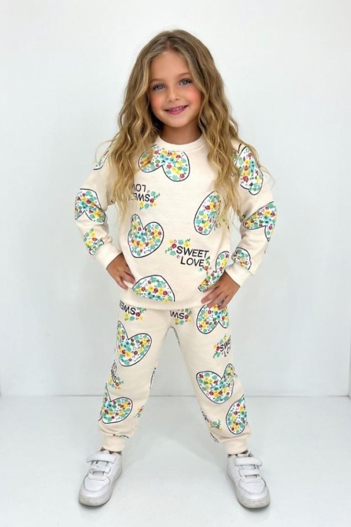 KÜÇÜK UYGUN ÇİÇEK KALPLİ MEVSİMLİK TAKIM  Krem