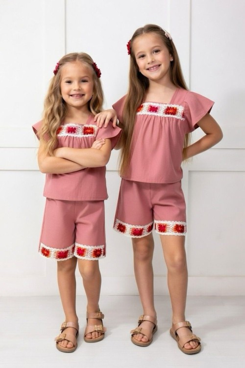 YAKASI VE ŞORT UCU ÖRGÜ ETNİK  DESEN ŞORTLU TAKIM  Gül