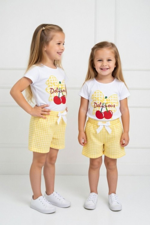 FİYONKLU KİRAZ BASKILI ŞORTU PİTİKARELİ TAKIM Sarı