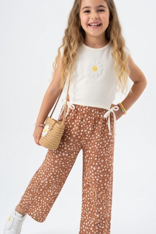 YANDAN BAĞLAMALI ÜST TEK PAPATYA ALT HER YERİ PAPATYALI KISAKOLLU TAKIM  Bej