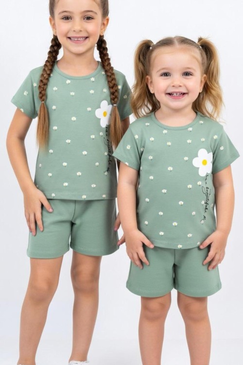 ÜST TEK VE HER YERİ PAPATYALI YAZILI ŞORTLU TAKIM  Yeşil