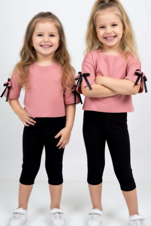 İKİ KOLU FİYONKLU KISAKOLLU TAYTLI KAPRİ TAKIM Gül