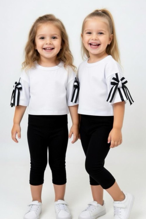 İKİ KOLU FİYONKLU KISAKOLLU TAYTLI KAPRİ TAKIM Beyaz