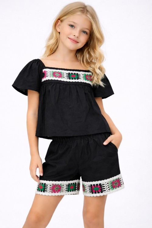 YAKASI VE ŞORT UCU ÖRGÜ ETNİK  DESEN ŞORTLU TAKIM  Siyah