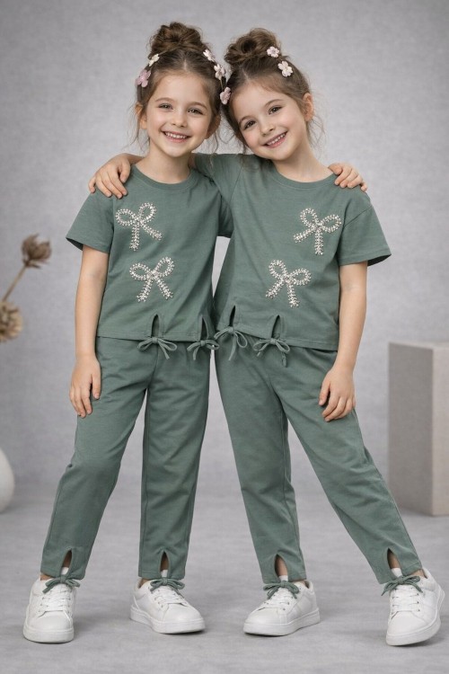 İKİ FİYONKLU TİŞÖRT UCU VE PAÇASI YIRTMAÇLI İPLİ ALT UZUN TAKIM Yeşil