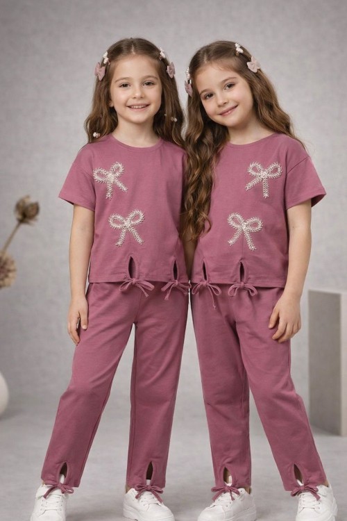 İKİ FİYONKLU TİŞÖRT UCU VE PAÇASI YIRTMAÇLI İPLİ ALT UZUN TAKIM Pembe