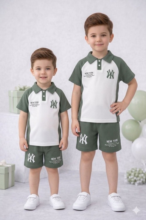 NEW YORK YAZILI YAKALI DÜĞMELİ ŞORTLU TAKIM  Yeşil