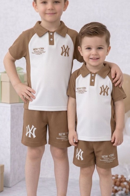 NEW YORK YAZILI YAKALI DÜĞMELİ ŞORTLU TAKIM  Kahverengi