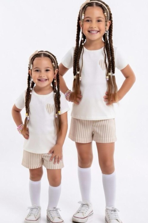 ÜST KALP DETAYLI ALT SU YOLU CEPLİ ŞORTLU TAKIM  Bej