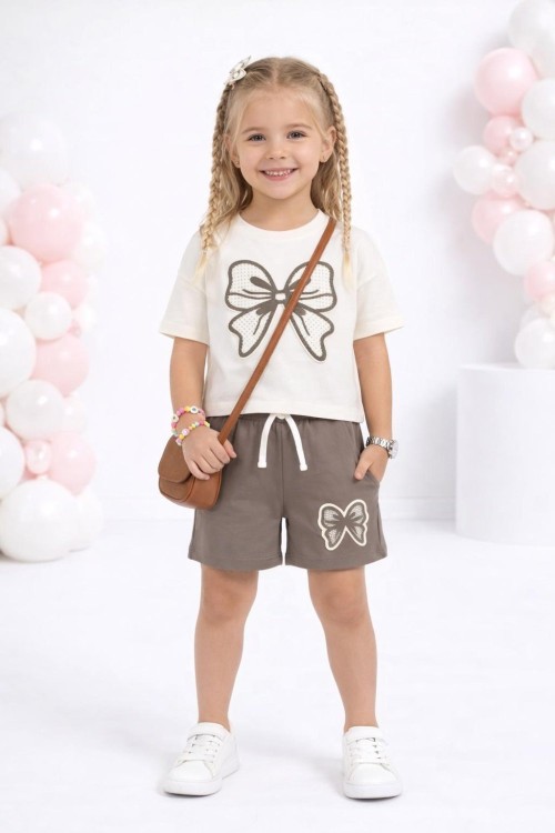 NAKIŞLI FİYONKLU CEPLİ ŞORTLU TAKIM  Bej