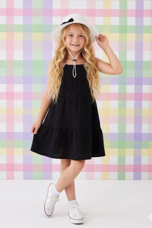 İNCE ASKILI ÇİÇEK DETAYLI ŞAPKALI MÜSLİN ELBİSE  Siyah