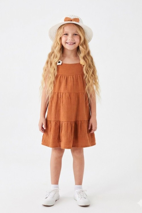 İNCE ASKILI ÇİÇEK DETAYLI ŞAPKALI MÜSLİN ELBİSE  Kahverengi
