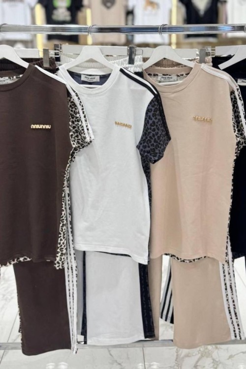 MIU MIU YAZILI ARKASI FULL LEOPAR DESENLİ YANLAR ŞERİTLİ KADIN EŞOFMAN TAKIMI  Beyaz