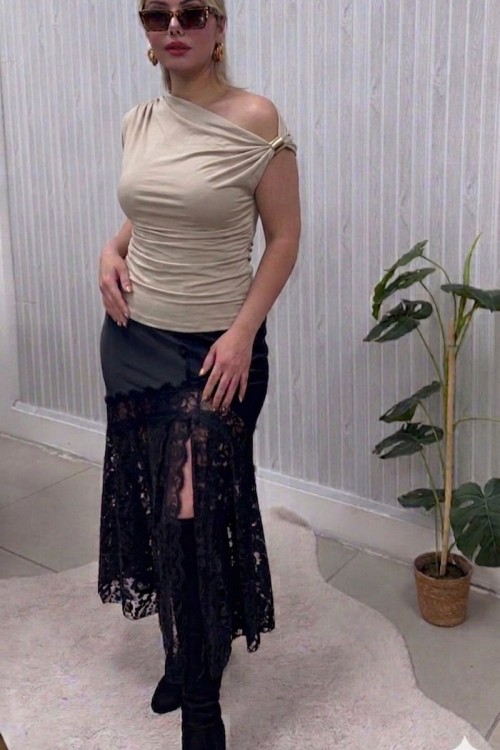 TEK OMZU AÇIK  GOLD TOKALI BLUZ Bej