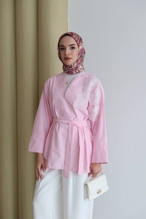 ÇİÇEK APLİKELİ KUŞAKLI TUNİK Pembe