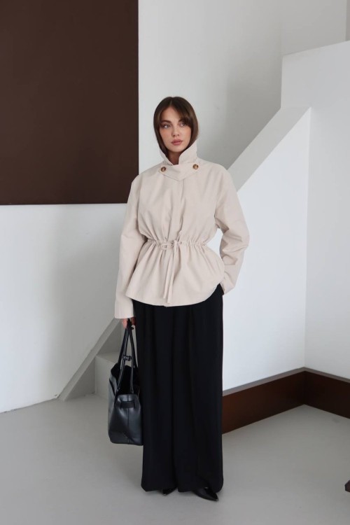 BEL BAĞLAMALI BUYNU DÜĞMELİ TRENÇKOT  Krem