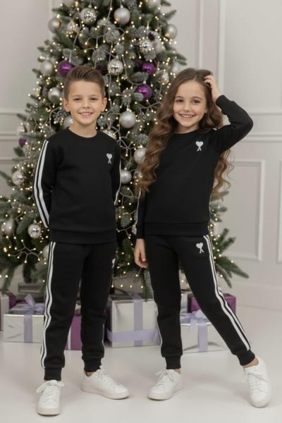 3 İP ŞARDONLU KOLLARI ŞERİTLİ A KALPLİ UNİSEX EŞOFMAN TAKIMI  Siyah