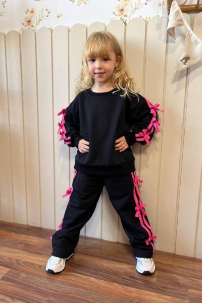 ÜST ALT YANLARI ŞERİTLİ FİYONKLU KIZ EŞOFMAN TAKIMI Siyah