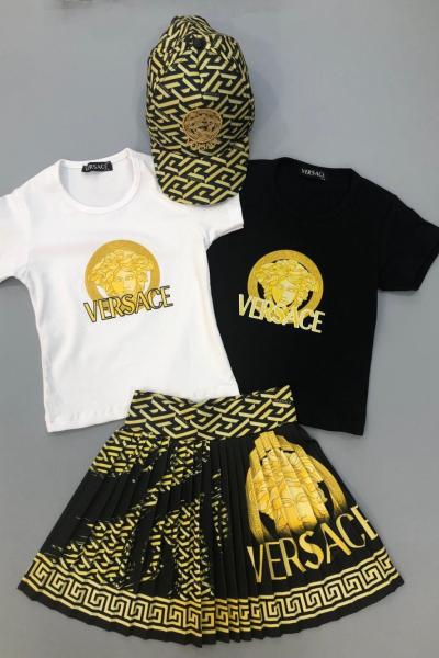 VERSACE YAZILI KISA KOL ETEKLİ TAKIM  Siyah