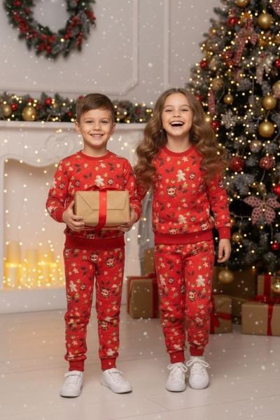 YILBAŞI MİNİK GEYİKLİ VE KURABİYELİ  UNİSEX EŞOFMAN TAKIMI  Kırmızı