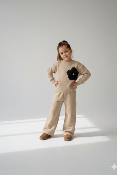 YUVARLAK ÇİÇEK DESENLİ 3 İP ŞARDONLU KIZ TARZ TAKIM Bej