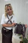 YAKASI FLORLU BAMBİLİ KADIN TİŞÖRT  Beyaz
