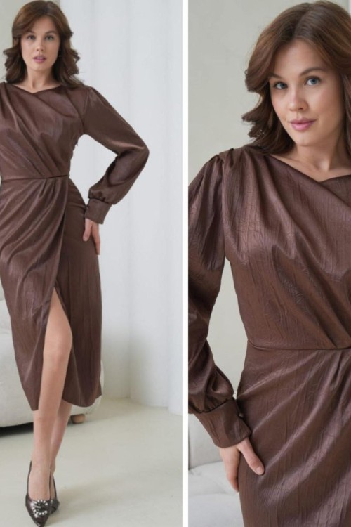 DRAPE YAKA KRUVAZE KESİMLİ ŞIK PARLAK ELBİSE  Kahverengi